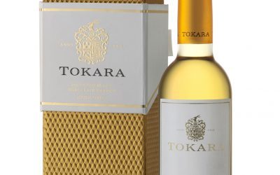 TOKARA Noble Late Harvest shimmers in a festive gift pack